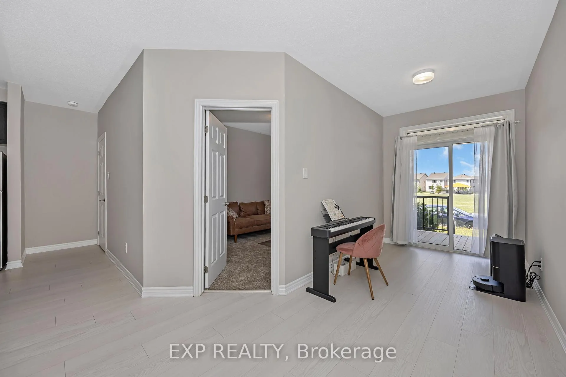 Photo 17 of 907 Nautilus Private, Ottawa, Kanata - Emerald Meadows/Trailwest — HOMEH