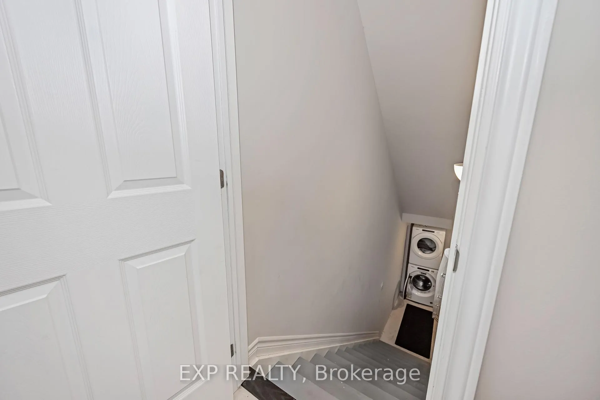 Photo 23 of 907 Nautilus Private, Ottawa, Kanata - Emerald Meadows/Trailwest — HOMEH