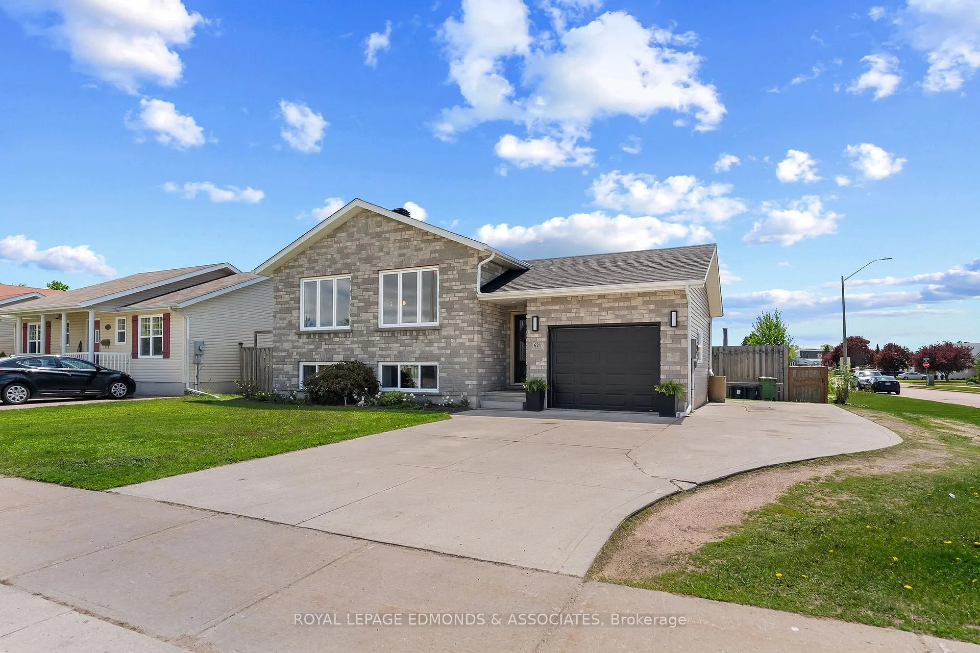 Photo 5 of 621 Johnston Crescent, Pembroke — HOMEH
