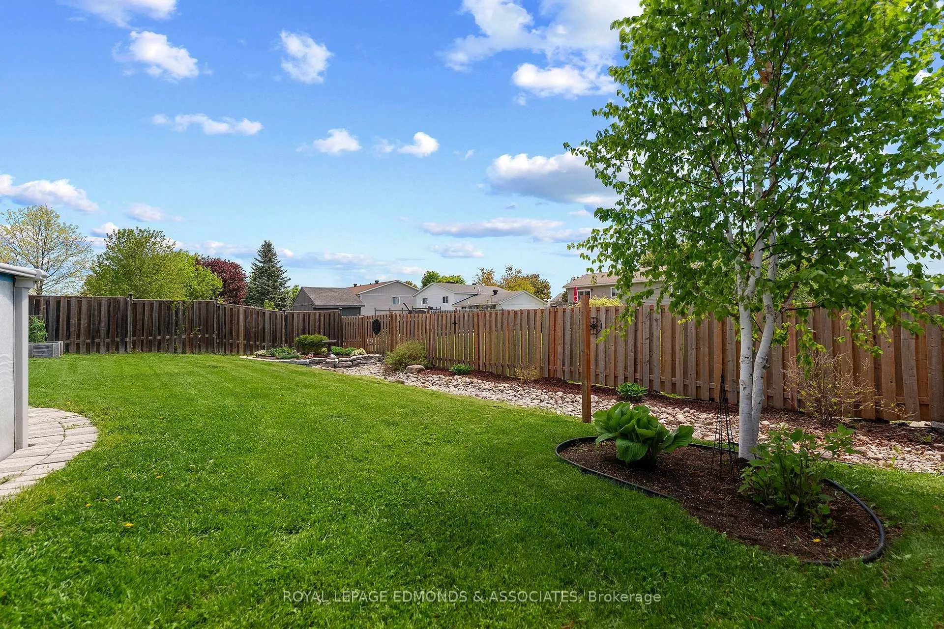 Photo 8 of 621 Johnston Crescent, Pembroke — HOMEH