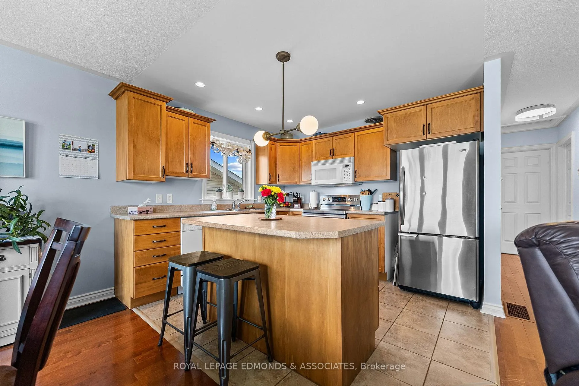 Photo 12 of 621 Johnston Crescent, Pembroke — HOMEH