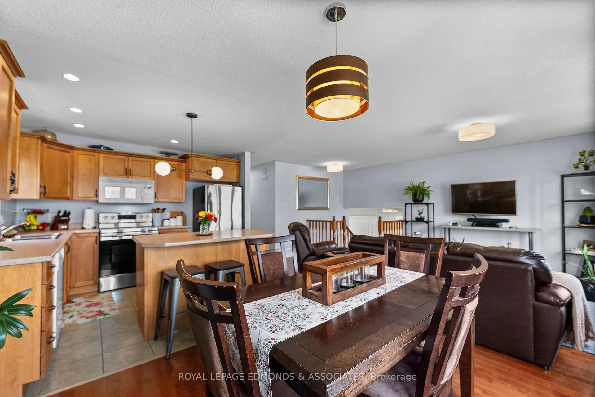 Photo 19 of 621 Johnston Crescent, Pembroke — HOMEH