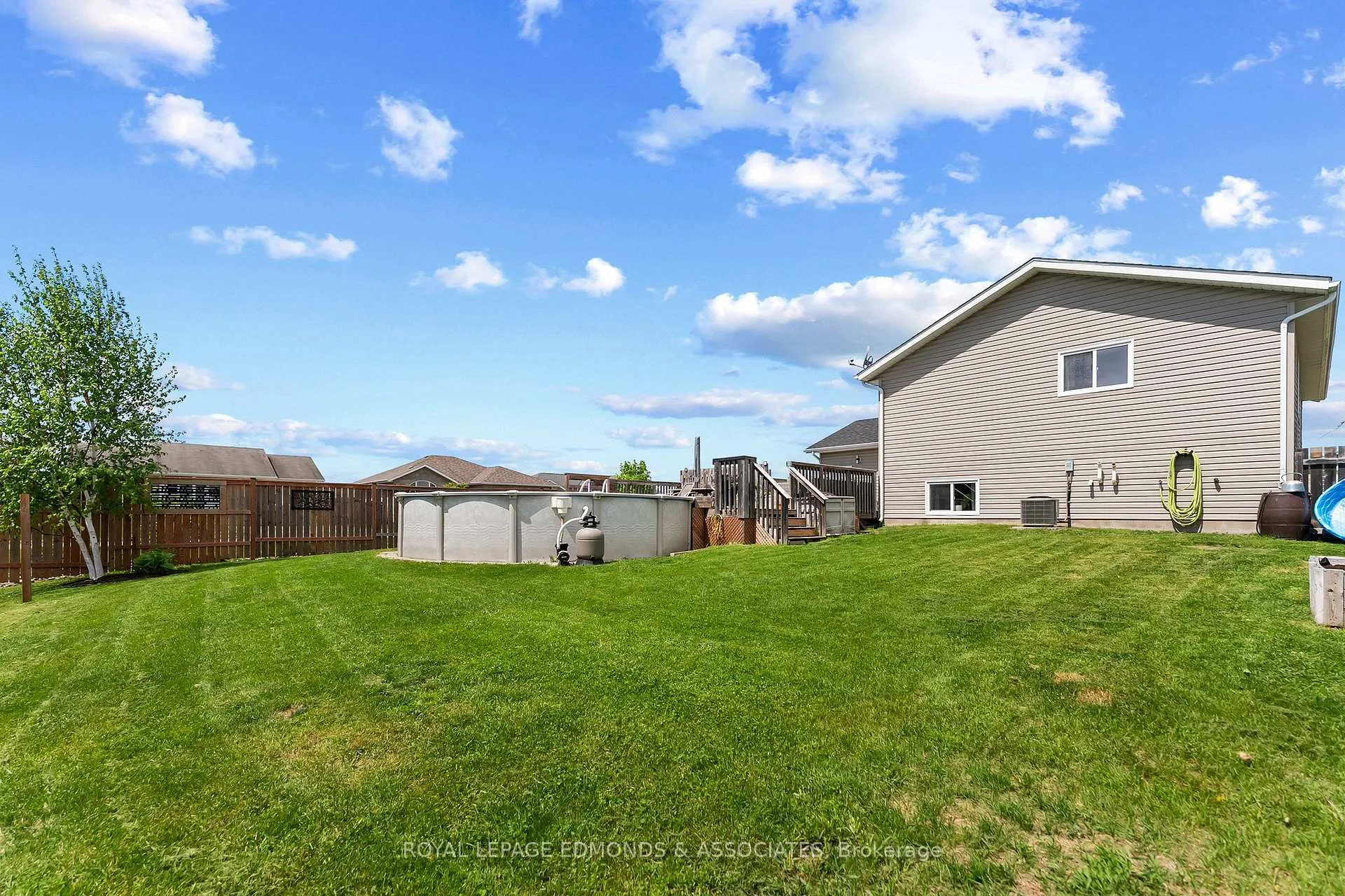 Photo 38 of 621 Johnston Crescent, Pembroke — HOMEH