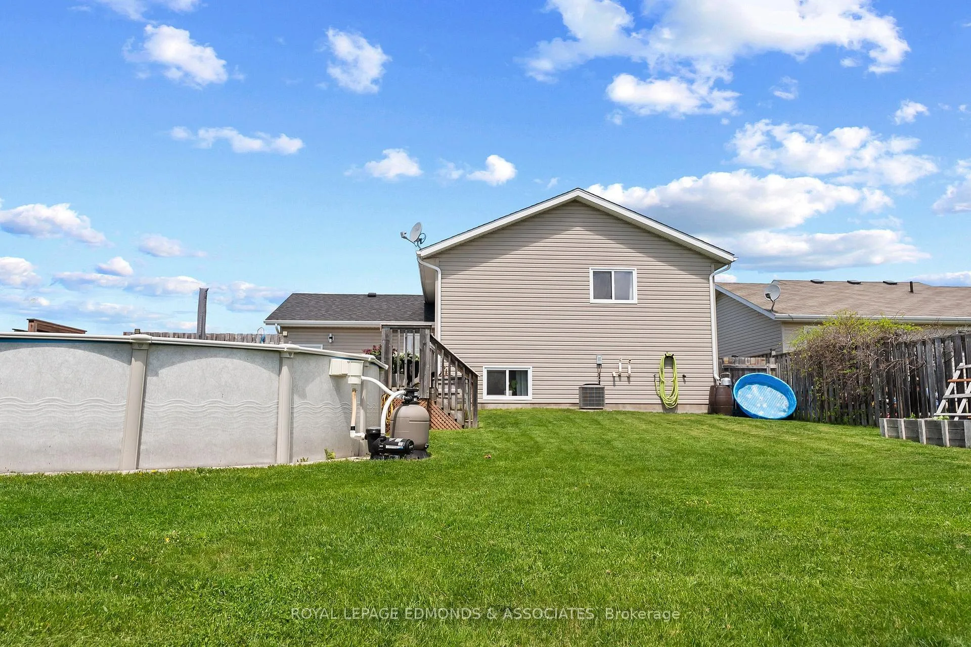 Photo 41 of 621 Johnston Crescent, Pembroke — HOMEH