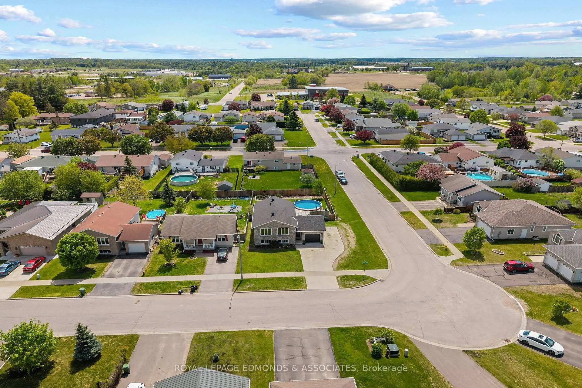 Photo 45 of 621 Johnston Crescent, Pembroke — HOMEH