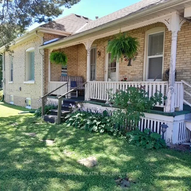 Photo 2 of 597 Simcoe Street, Warwick, Watford — HOMEH
