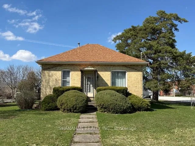 Photo 3 of 597 Simcoe Street, Warwick, Watford — HOMEH