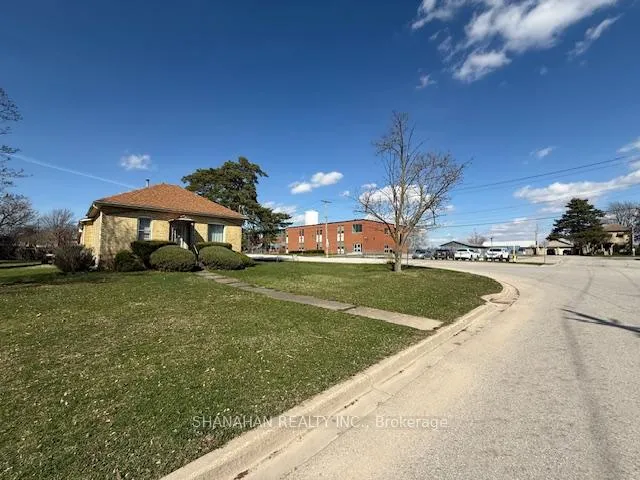Photo 4 of 597 Simcoe Street, Warwick, Watford — HOMEH