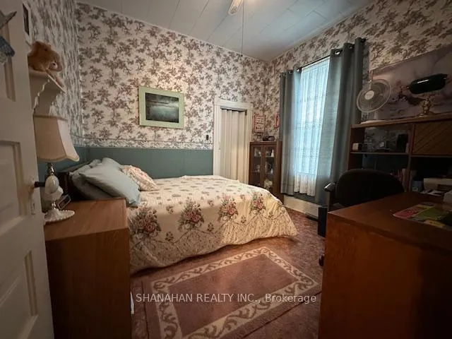 Photo 12 of 597 Simcoe Street, Warwick, Watford — HOMEH