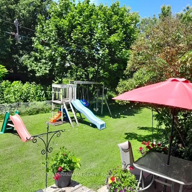 Photo 20 of 597 Simcoe Street, Warwick, Watford — HOMEH
