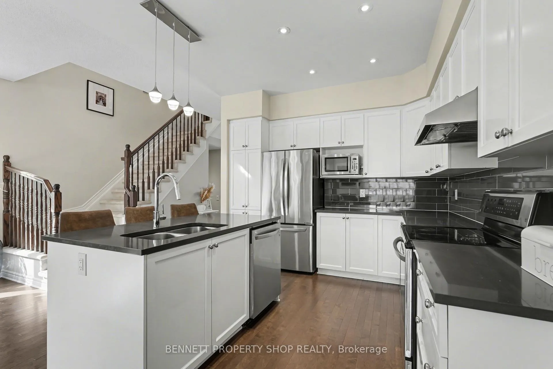 Photo 4 of 554 Stargazer Crescent, Ottawa, Riverside South/Gloucester Glen — HOMEH