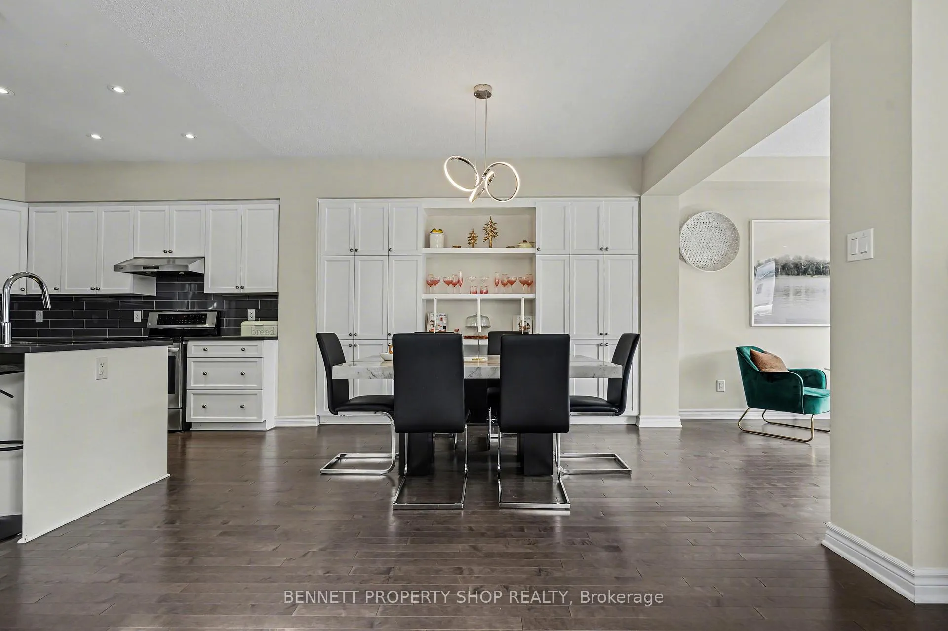 Photo 5 of 554 Stargazer Crescent, Ottawa, Riverside South/Gloucester Glen — HOMEH