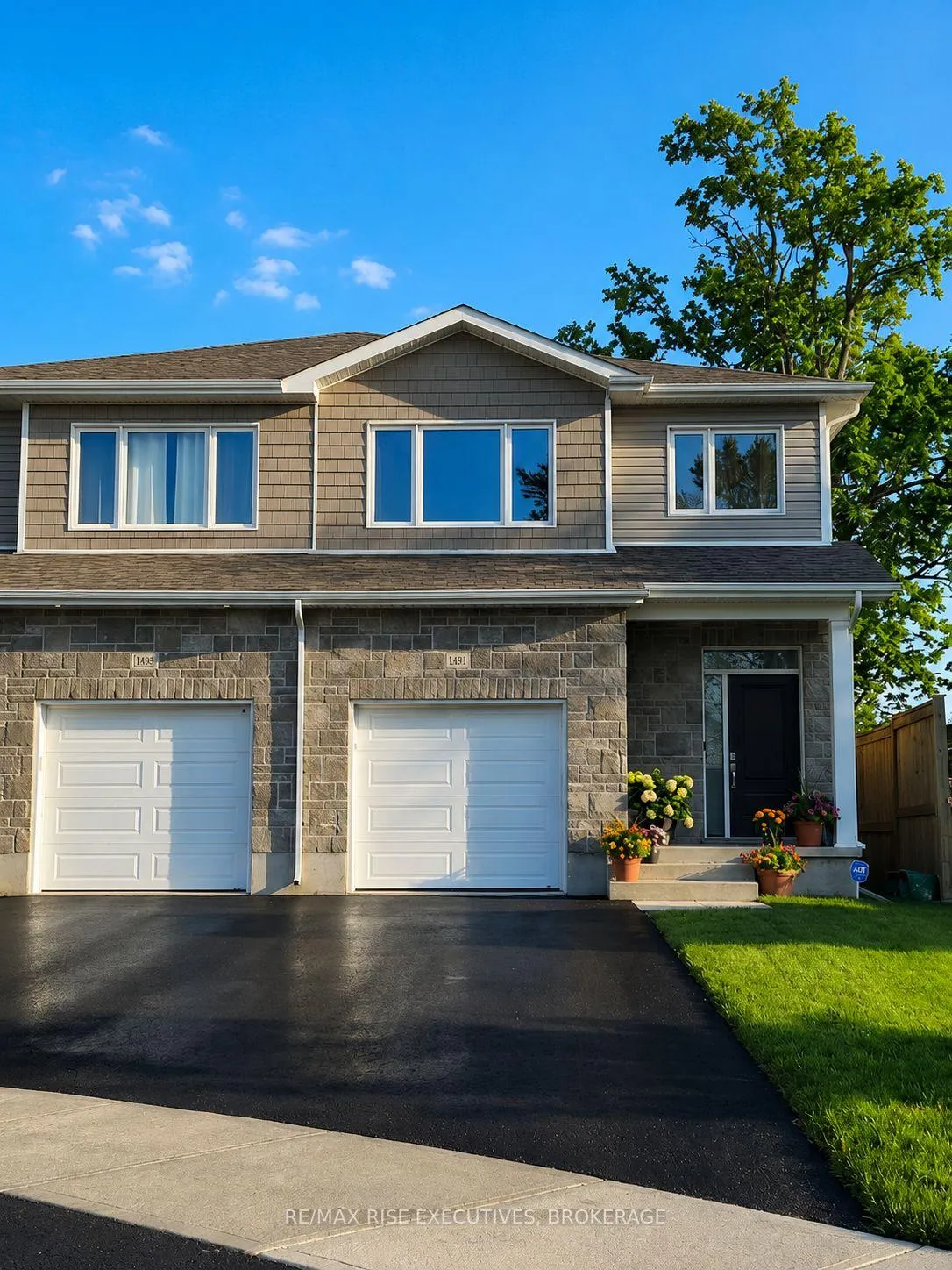 Photo 2 of 1201 Max Crescent, Kingston, City Northwest — HOMEH