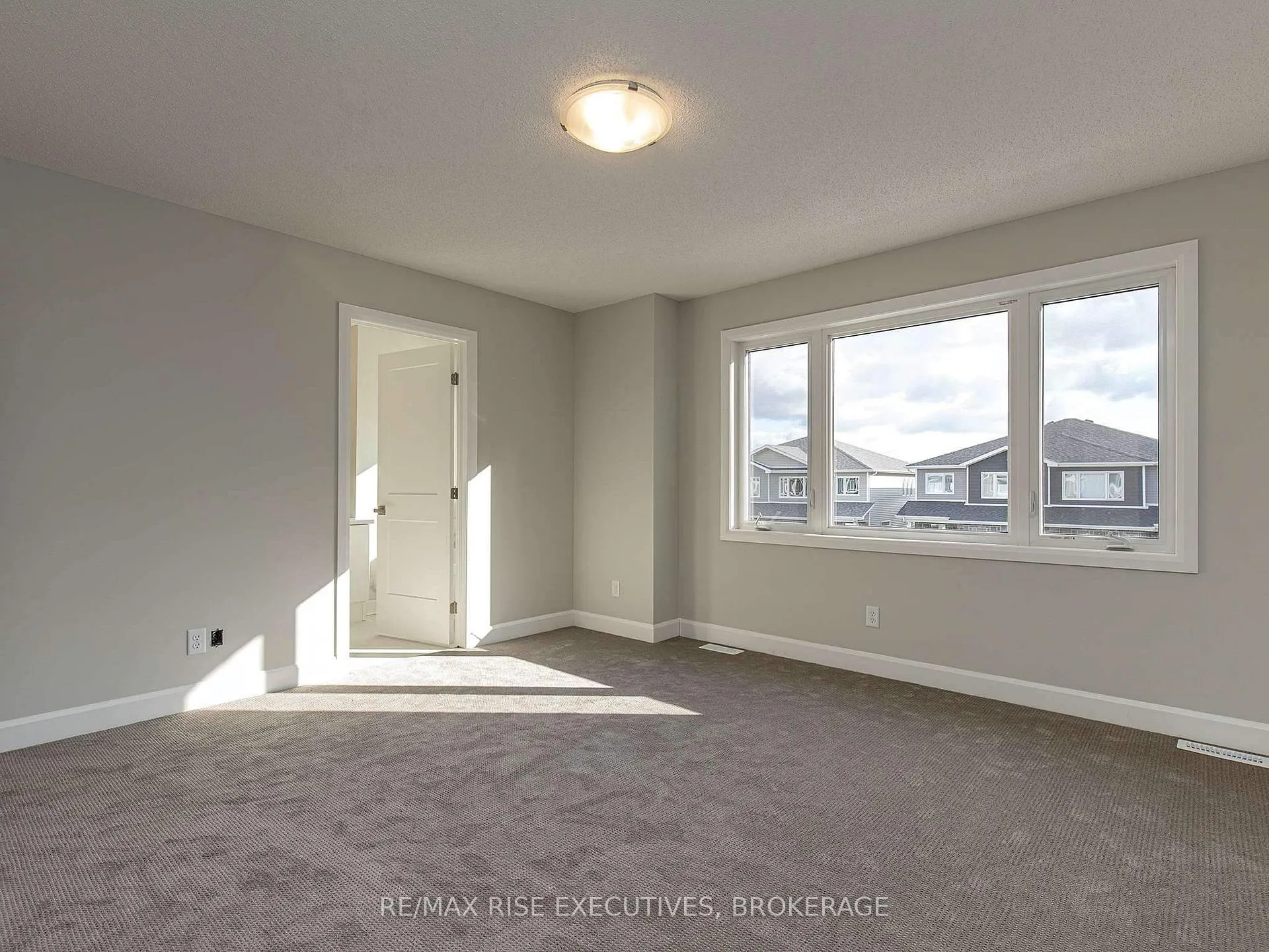 Photo 15 of 1201 Max Crescent, Kingston, City Northwest — HOMEH