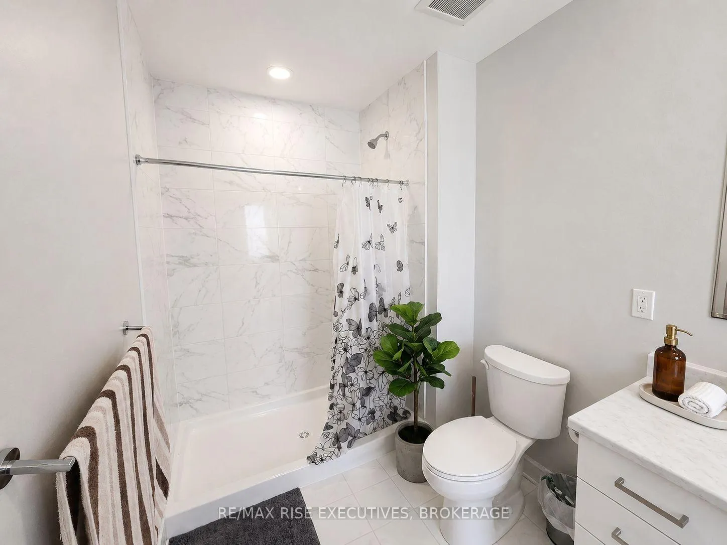 Photo 20 of 1201 Max Crescent, Kingston, City Northwest — HOMEH