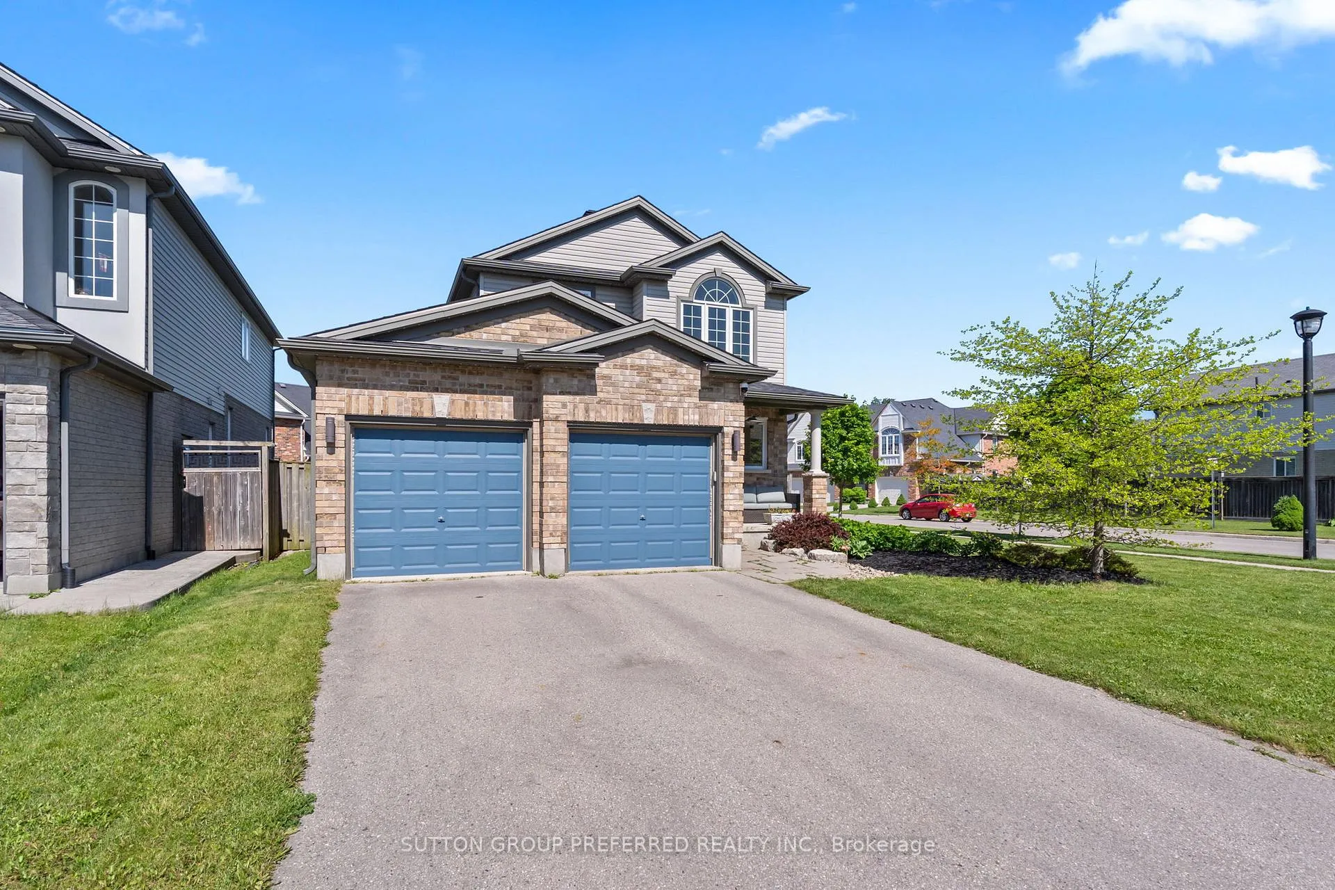 Photo 3 of 1076 Silverfox Drive, London, North S — HOMEH