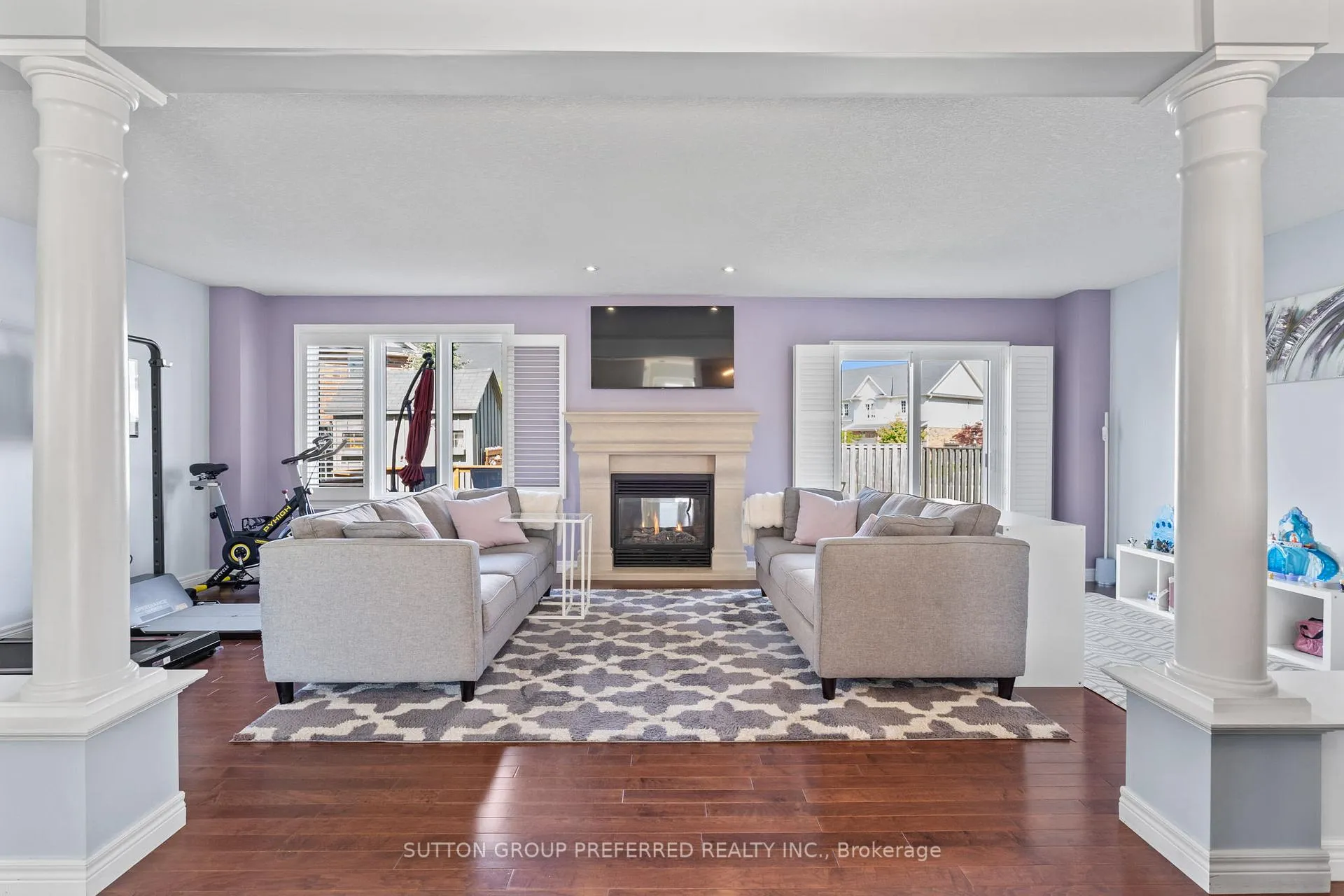 Photo 6 of 1076 Silverfox Drive, London, North S — HOMEH