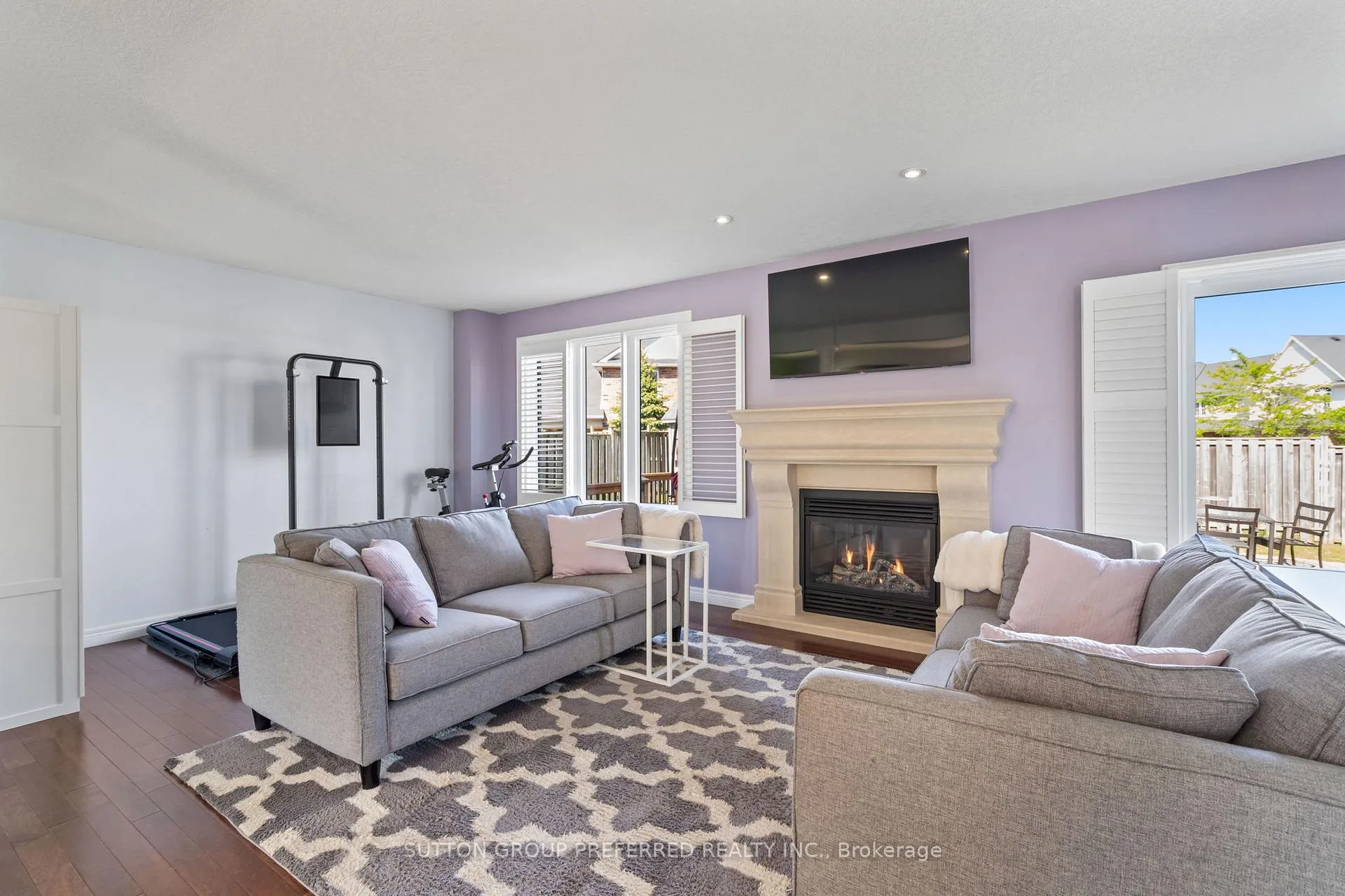 Photo 8 of 1076 Silverfox Drive, London, North S — HOMEH
