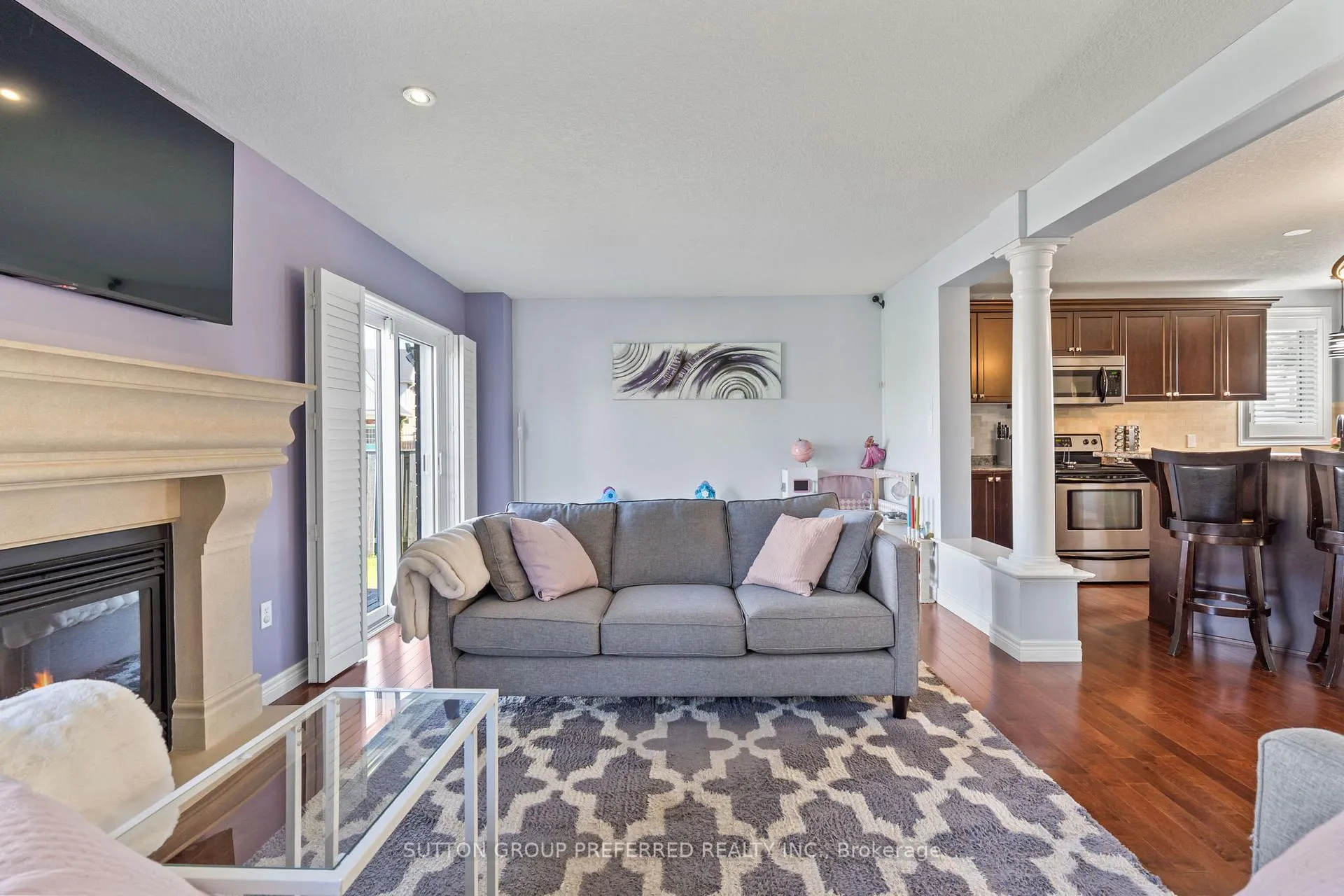 Photo 10 of 1076 Silverfox Drive, London, North S — HOMEH