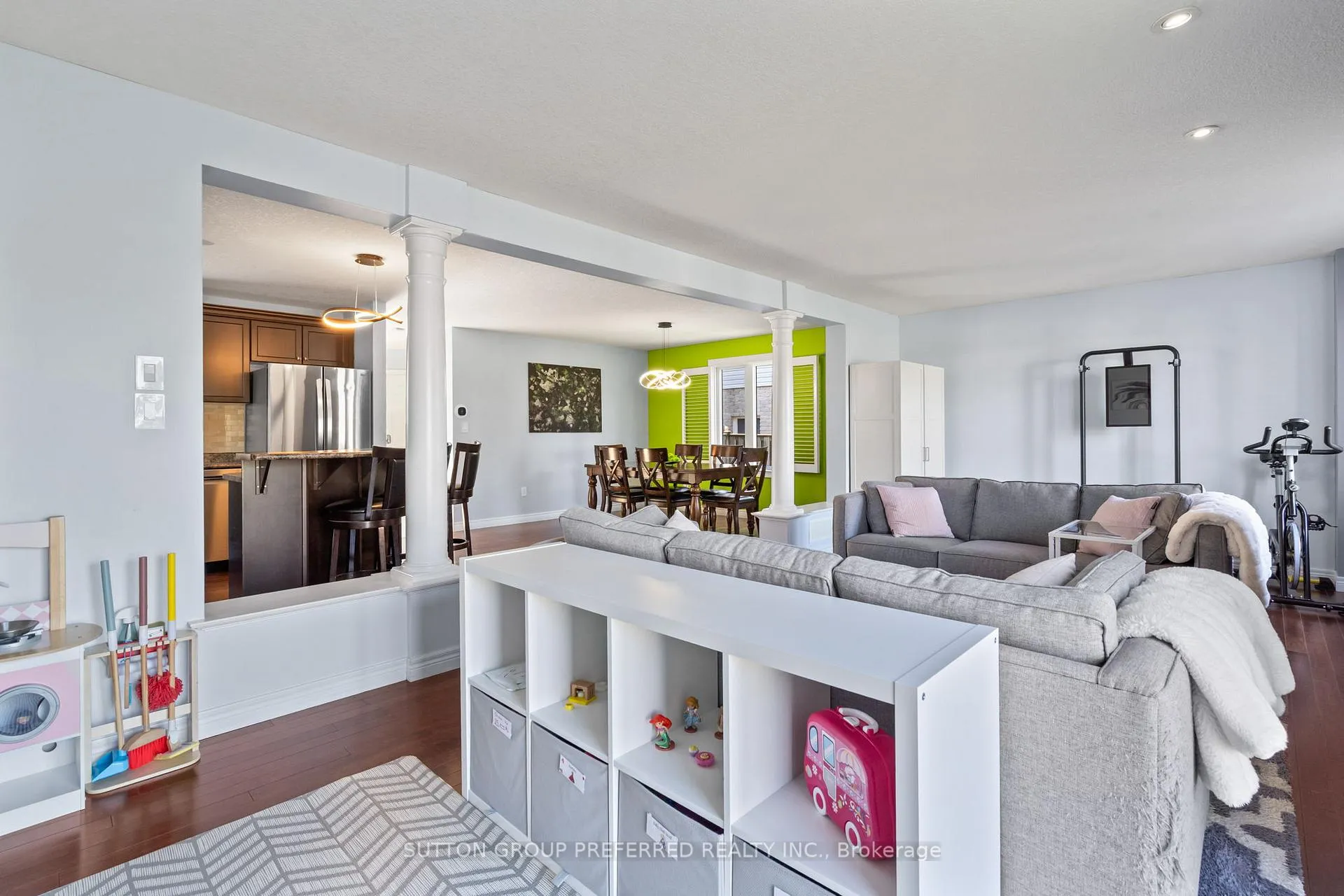 Photo 11 of 1076 Silverfox Drive, London, North S — HOMEH