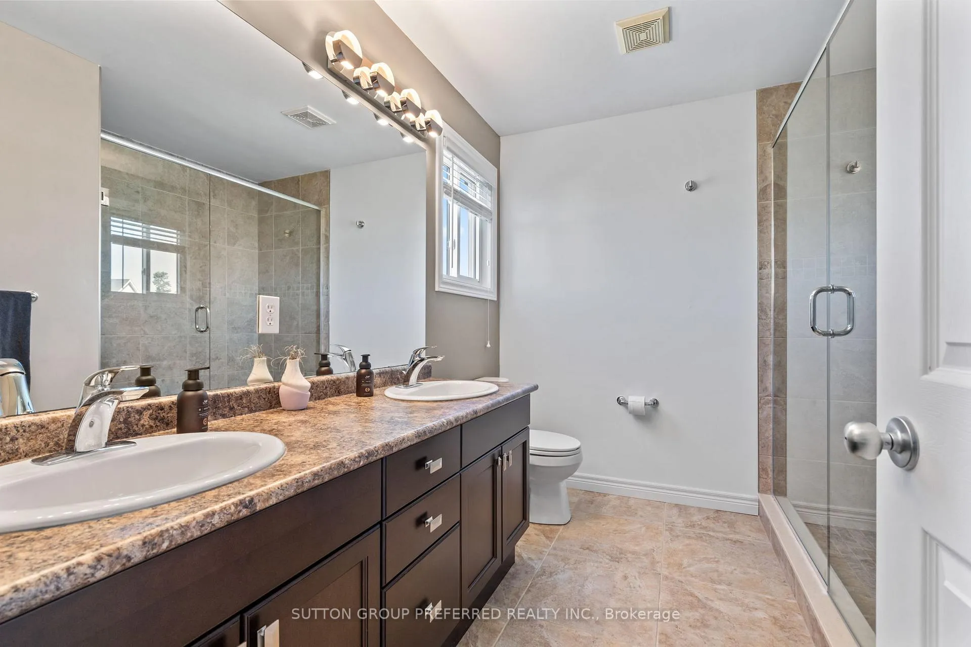 Photo 23 of 1076 Silverfox Drive, London, North S — HOMEH