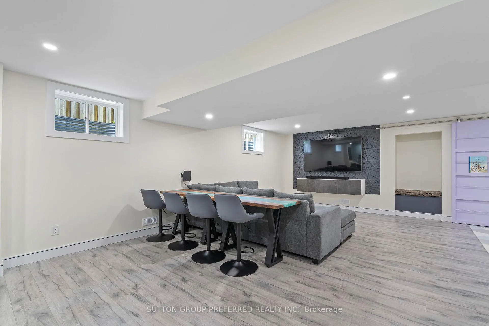 Photo 30 of 1076 Silverfox Drive, London, North S — HOMEH