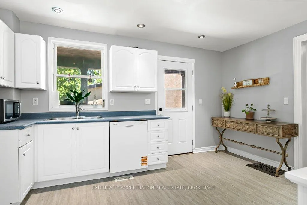 Photo 10 of 120 Adelphi Street, Greater Napanee — HOMEH