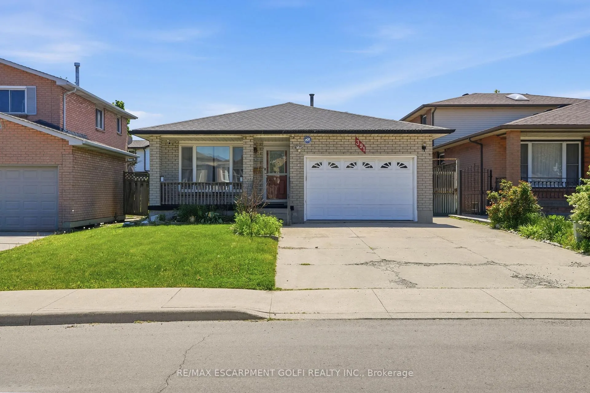 Photo 2 of 391 East 24th Street, Hamilton, Burkholme — HOMEH