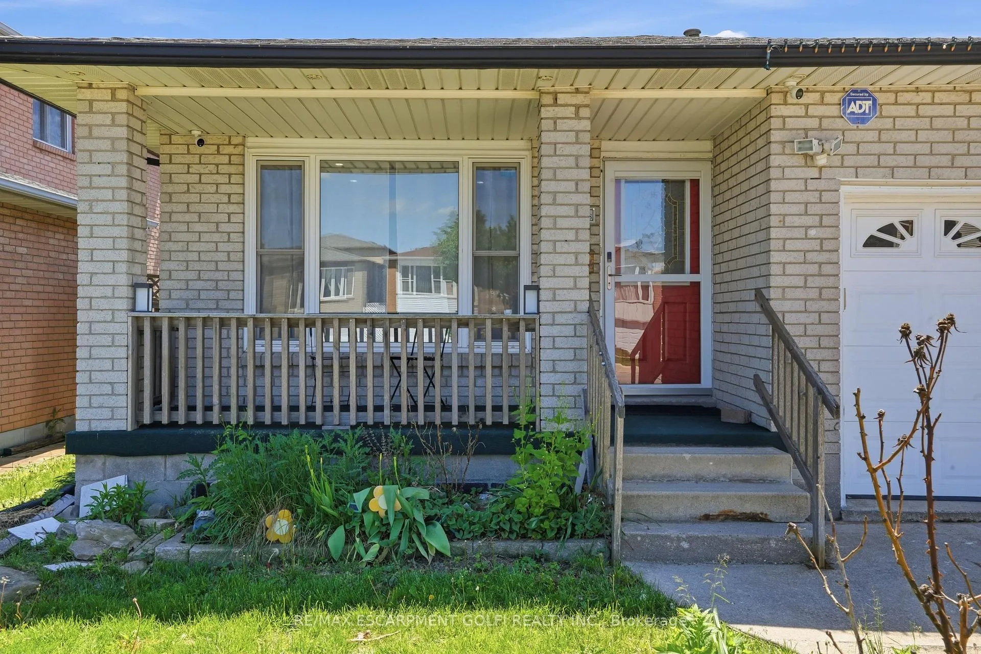 Photo 3 of 391 East 24th Street, Hamilton, Burkholme — HOMEH