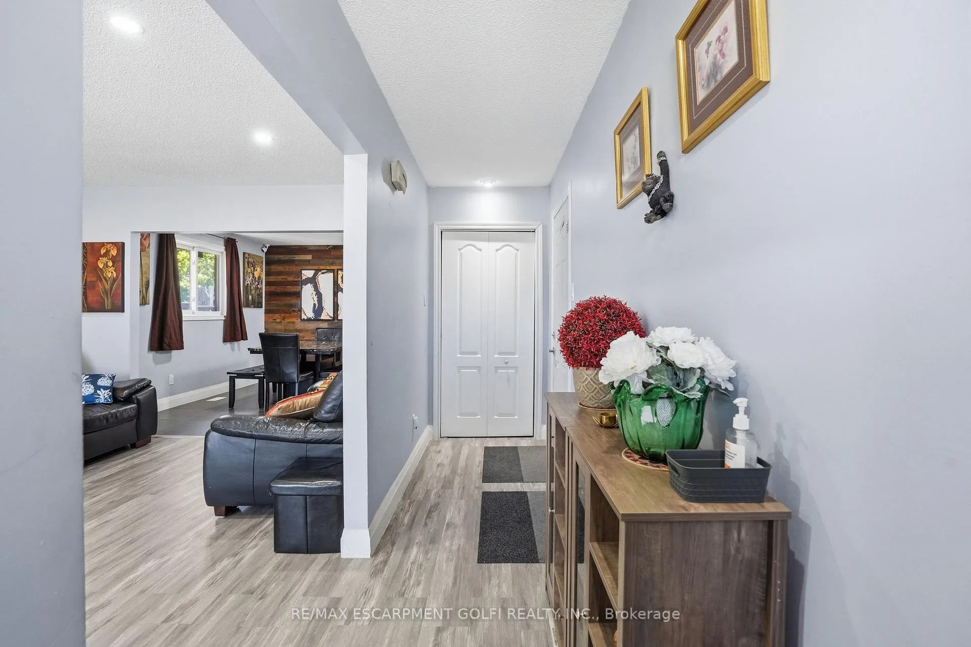Photo 5 of 391 East 24th Street, Hamilton, Burkholme — HOMEH