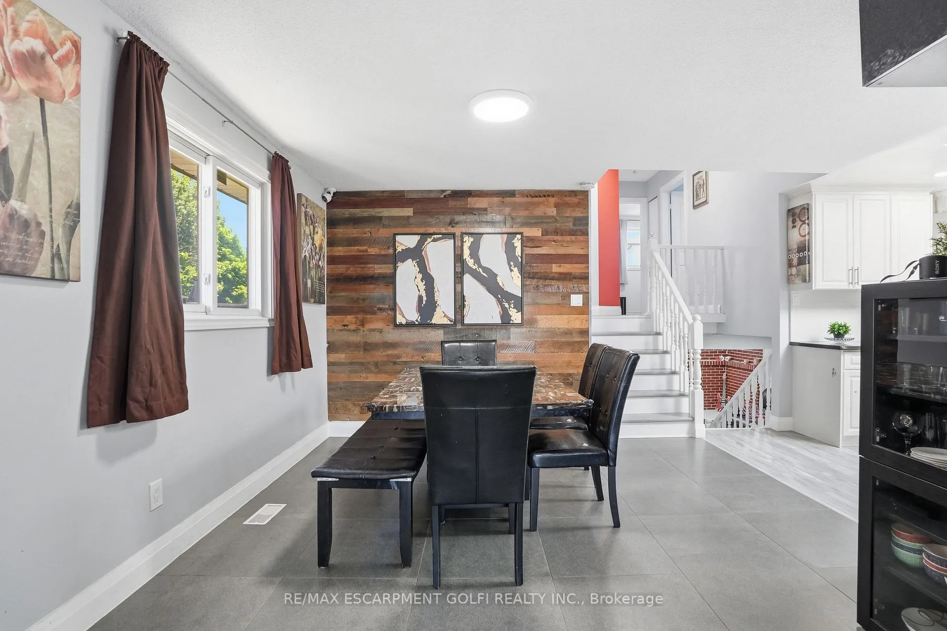 Photo 9 of 391 East 24th Street, Hamilton, Burkholme — HOMEH
