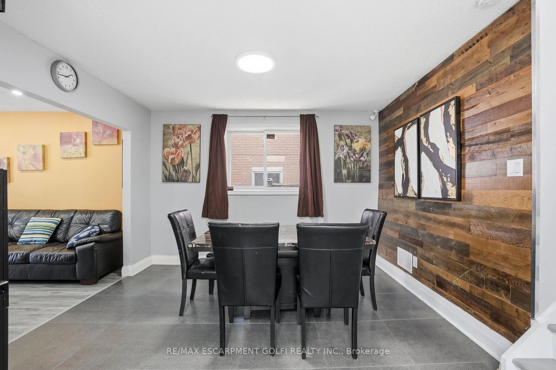 Photo 10 of 391 East 24th Street, Hamilton, Burkholme — HOMEH