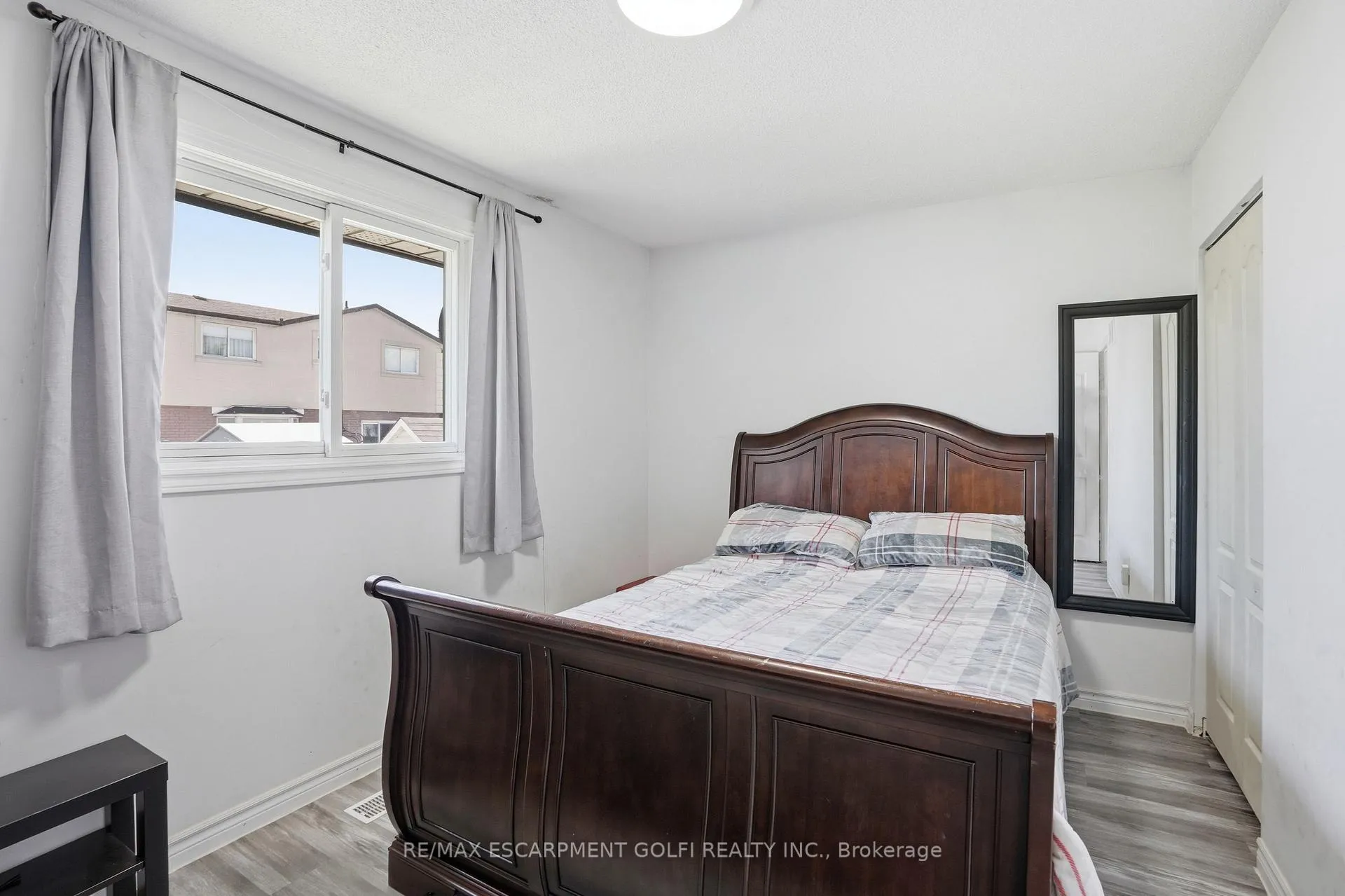 Photo 18 of 391 East 24th Street, Hamilton, Burkholme — HOMEH