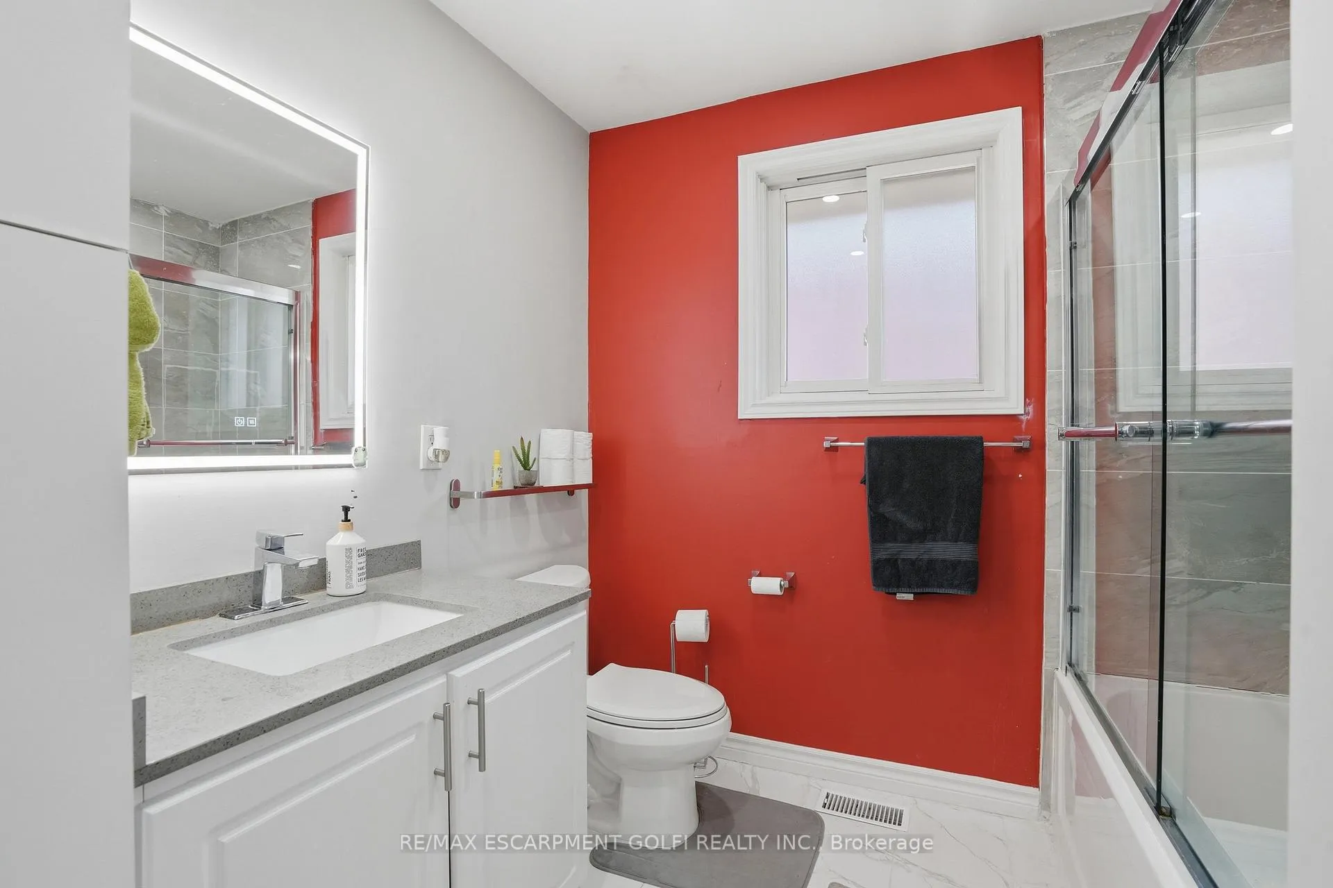 Photo 19 of 391 East 24th Street, Hamilton, Burkholme — HOMEH