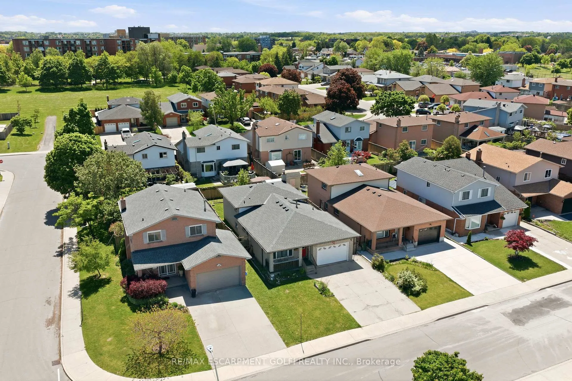 Photo 48 of 391 East 24th Street, Hamilton, Burkholme — HOMEH