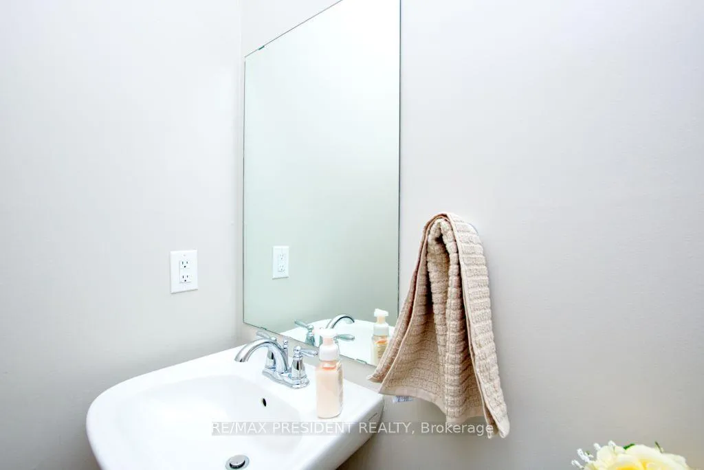 Photo 11 of 4099 Maitland Street, Lincoln, Beamsville — HOMEH