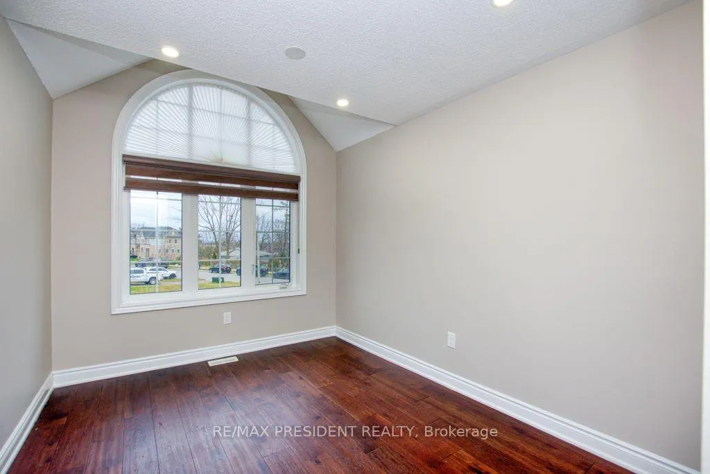 Photo 12 of 4099 Maitland Street, Lincoln, Beamsville — HOMEH
