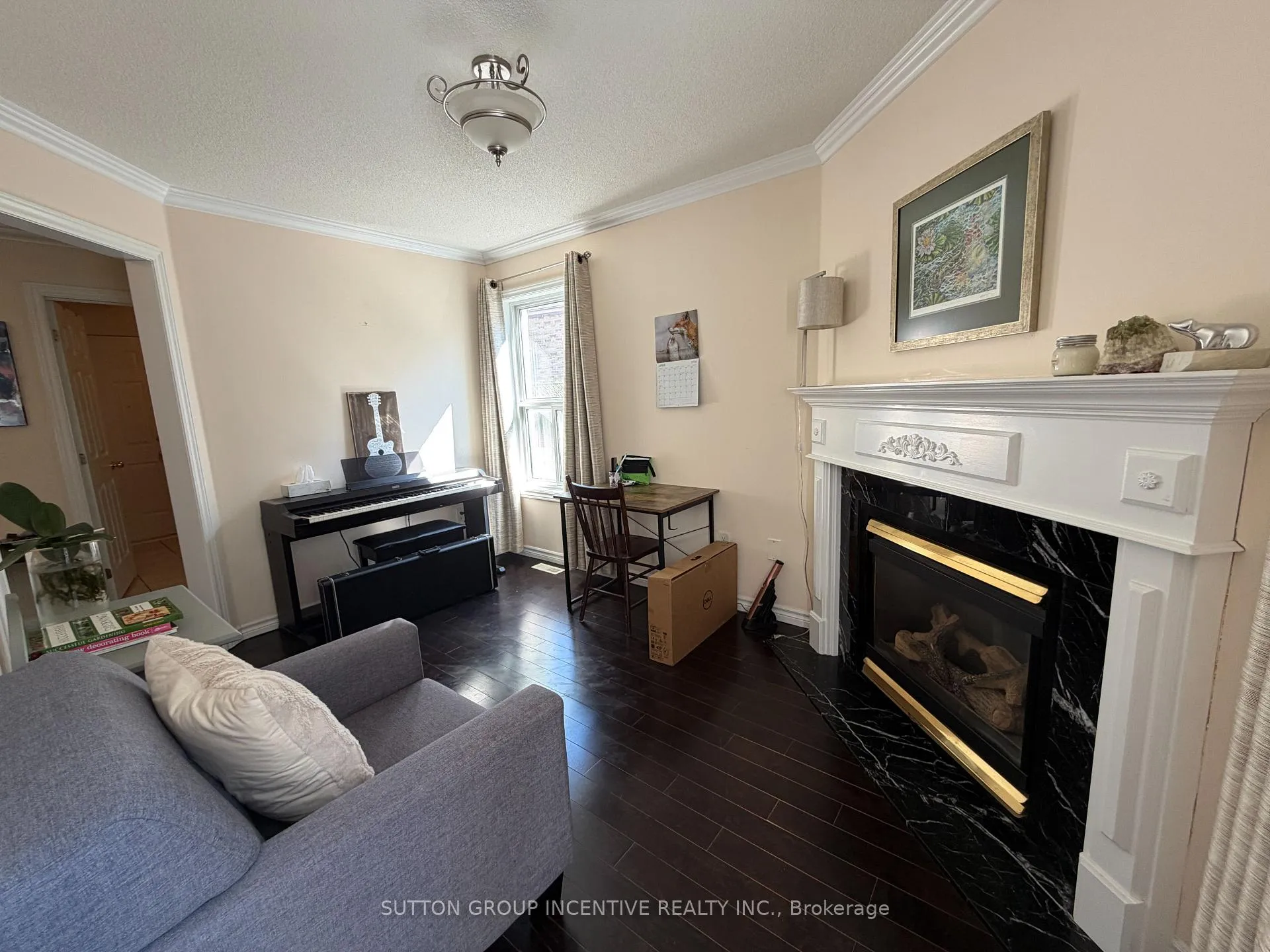 Photo 9 of 49 Shaina Court, Barrie, Painswick South — HOMEH