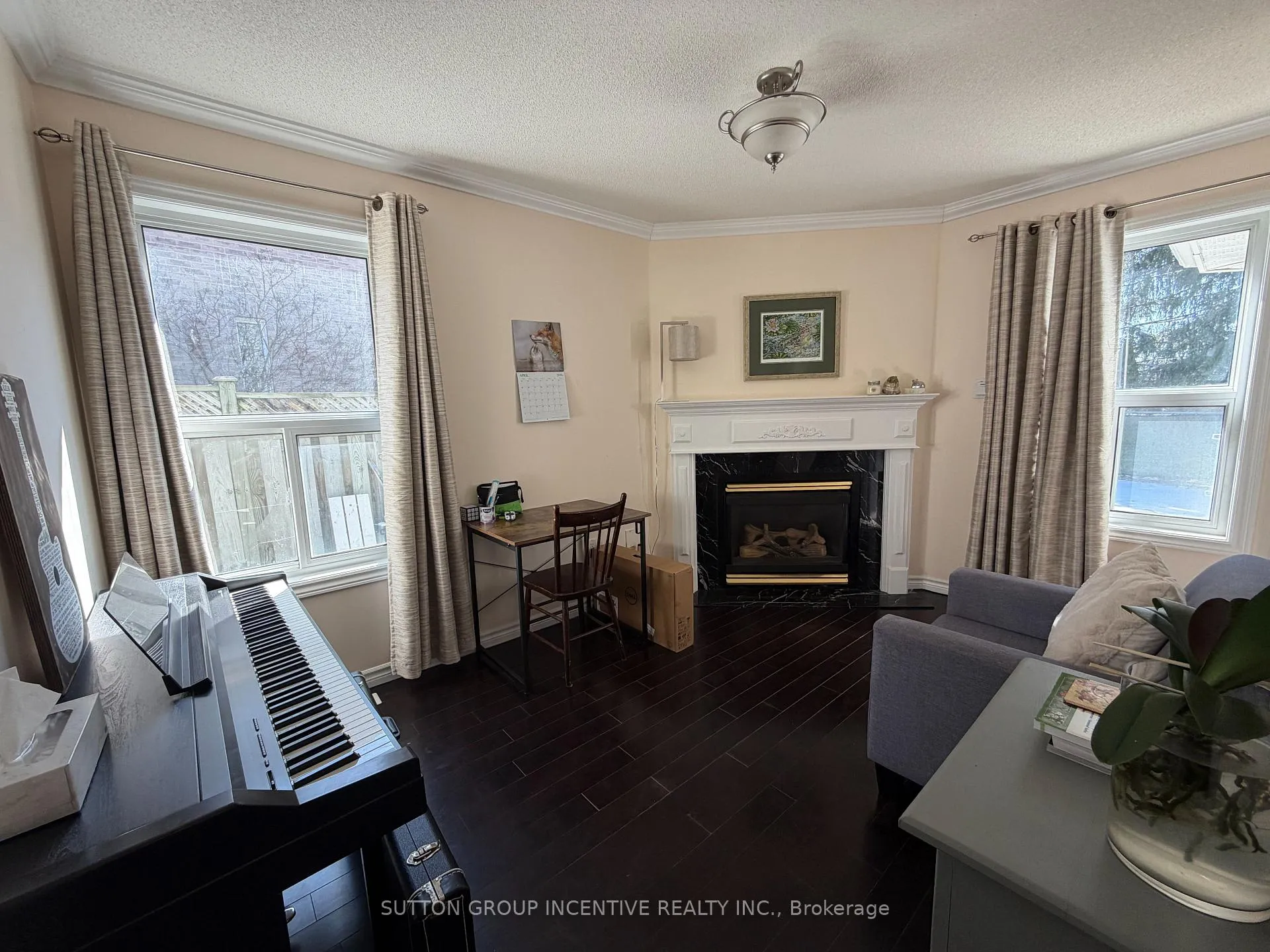 Photo 10 of 49 Shaina Court, Barrie, Painswick South — HOMEH