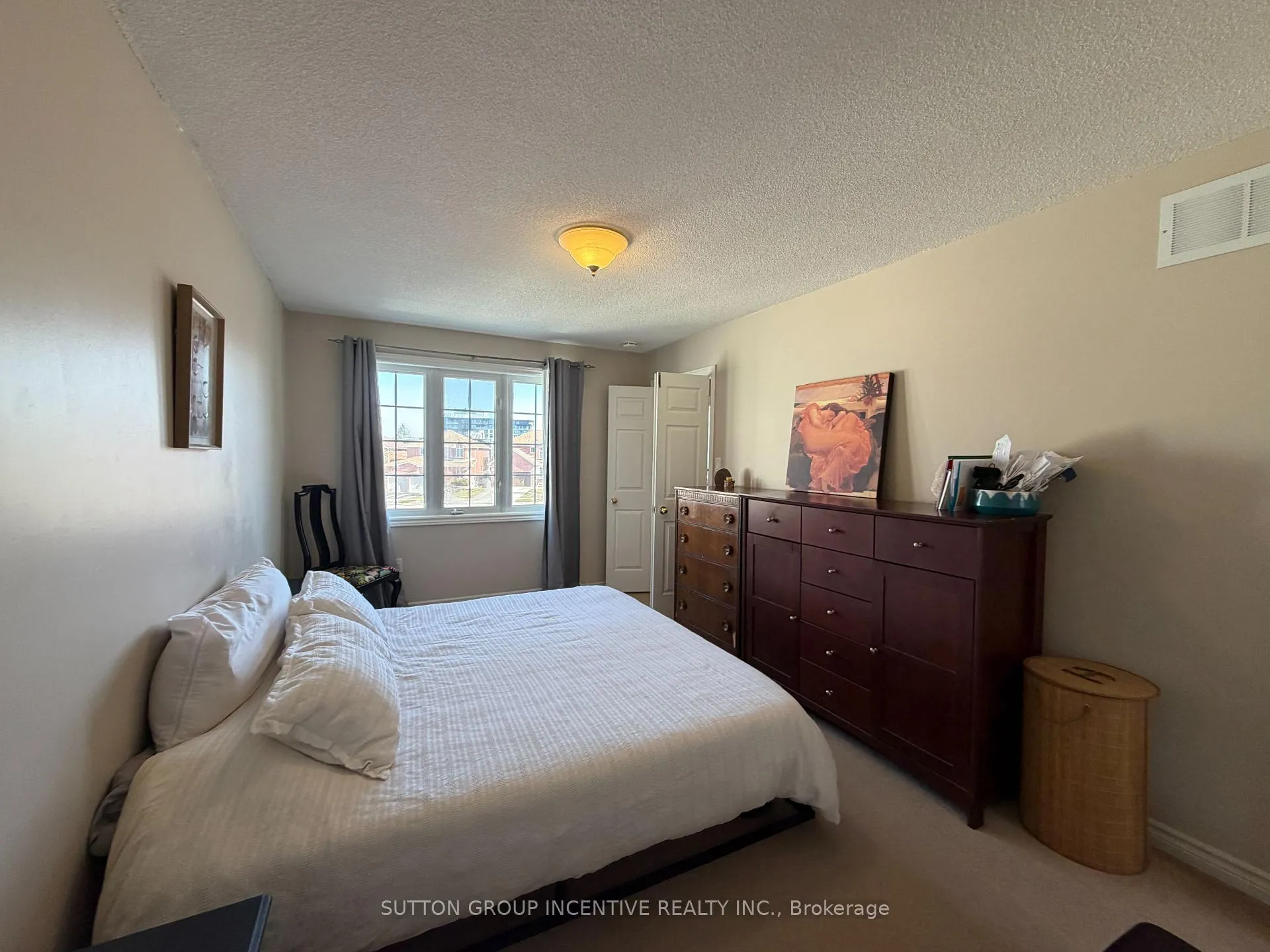 Photo 19 of 49 Shaina Court, Barrie, Painswick South — HOMEH