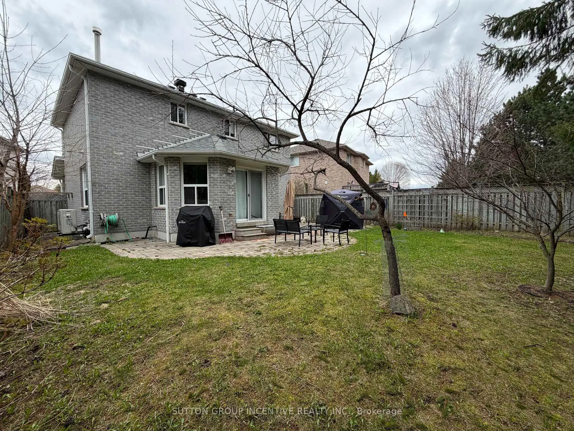 Photo 32 of 49 Shaina Court, Barrie, Painswick South — HOMEH