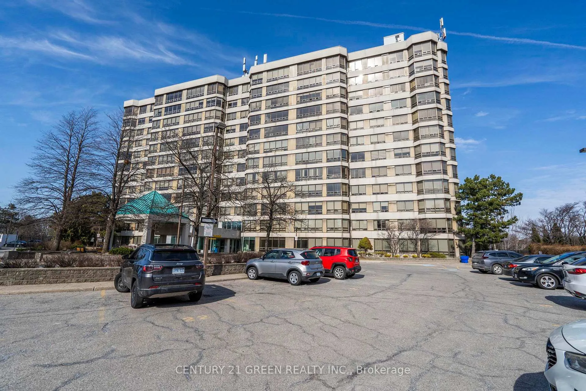 Photo 3 of Unit 712, 310 Mill Street S, Brampton, Brampton South — HOMEH