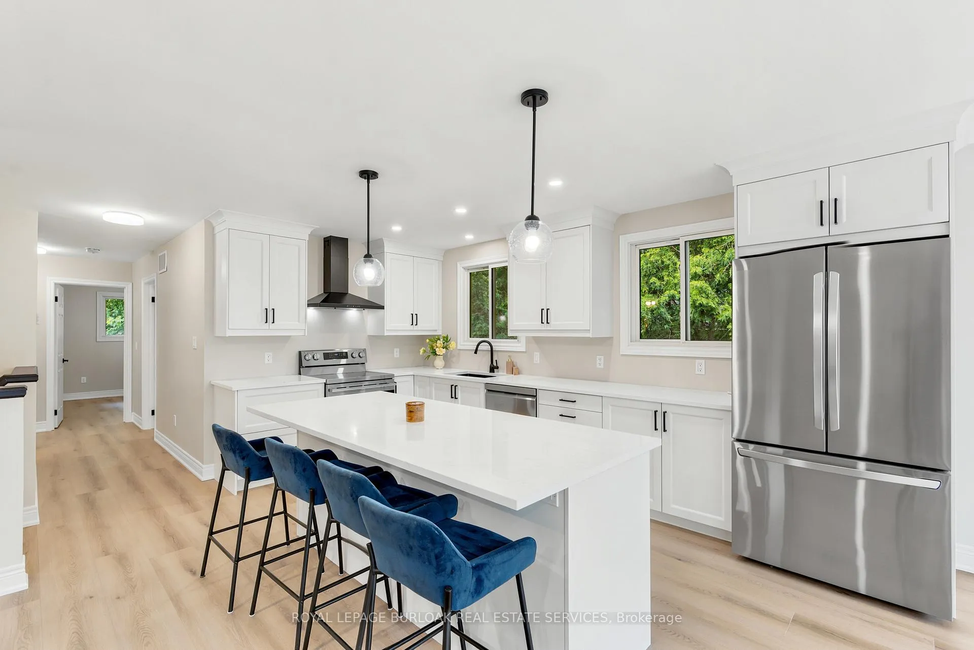 Photo 1 of 1553 Newlands Crescent, Burlington, Palmer — HOMEH