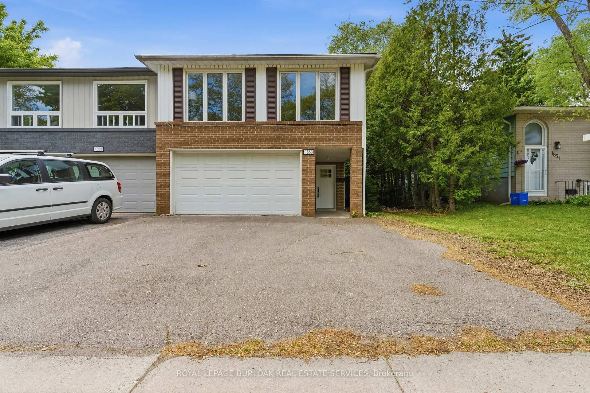 Photo 2 of 1553 Newlands Crescent, Burlington, Palmer — HOMEH