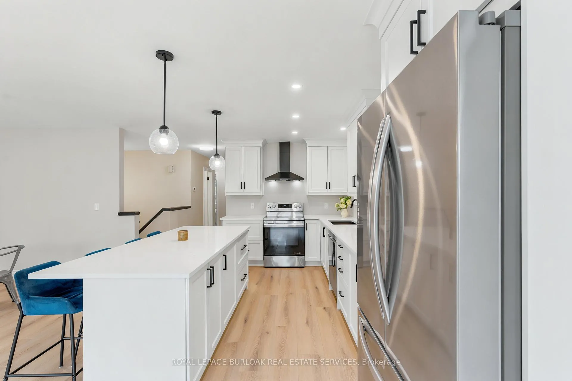 Photo 7 of 1553 Newlands Crescent, Burlington, Palmer — HOMEH