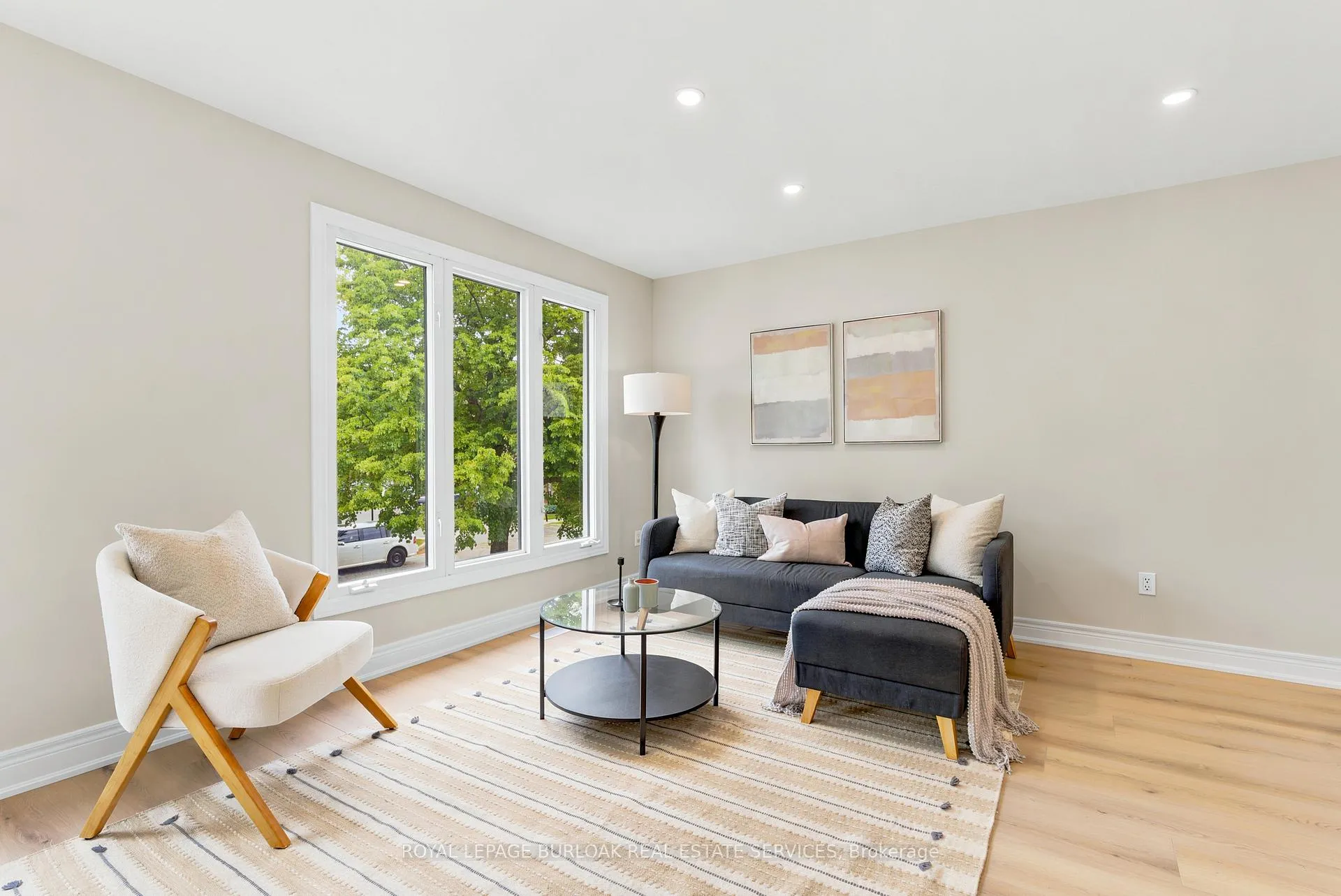 Photo 13 of 1553 Newlands Crescent, Burlington, Palmer — HOMEH