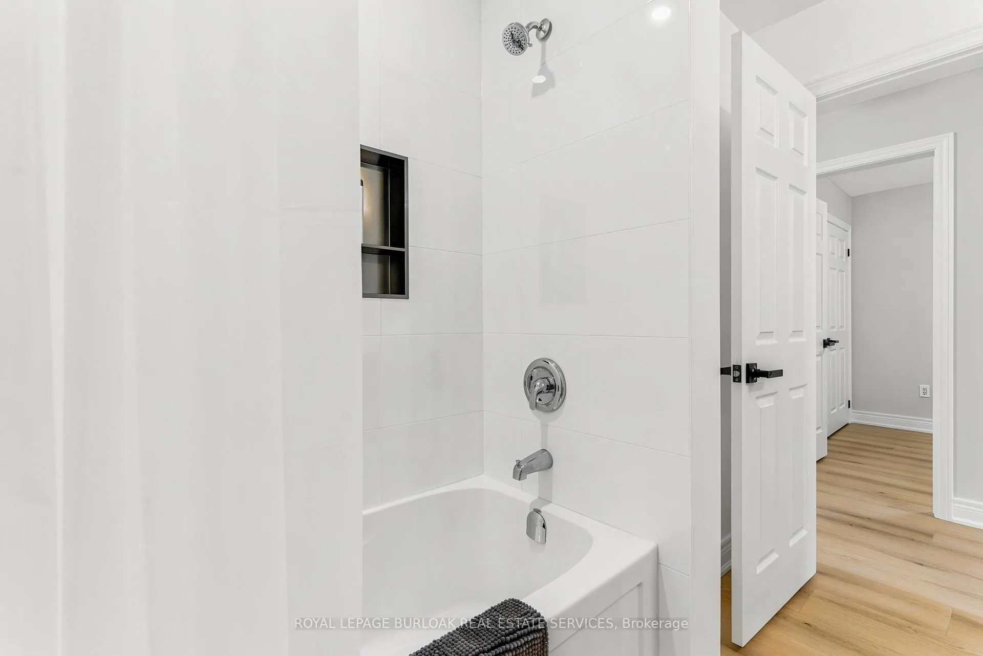 Photo 21 of 1553 Newlands Crescent, Burlington, Palmer — HOMEH