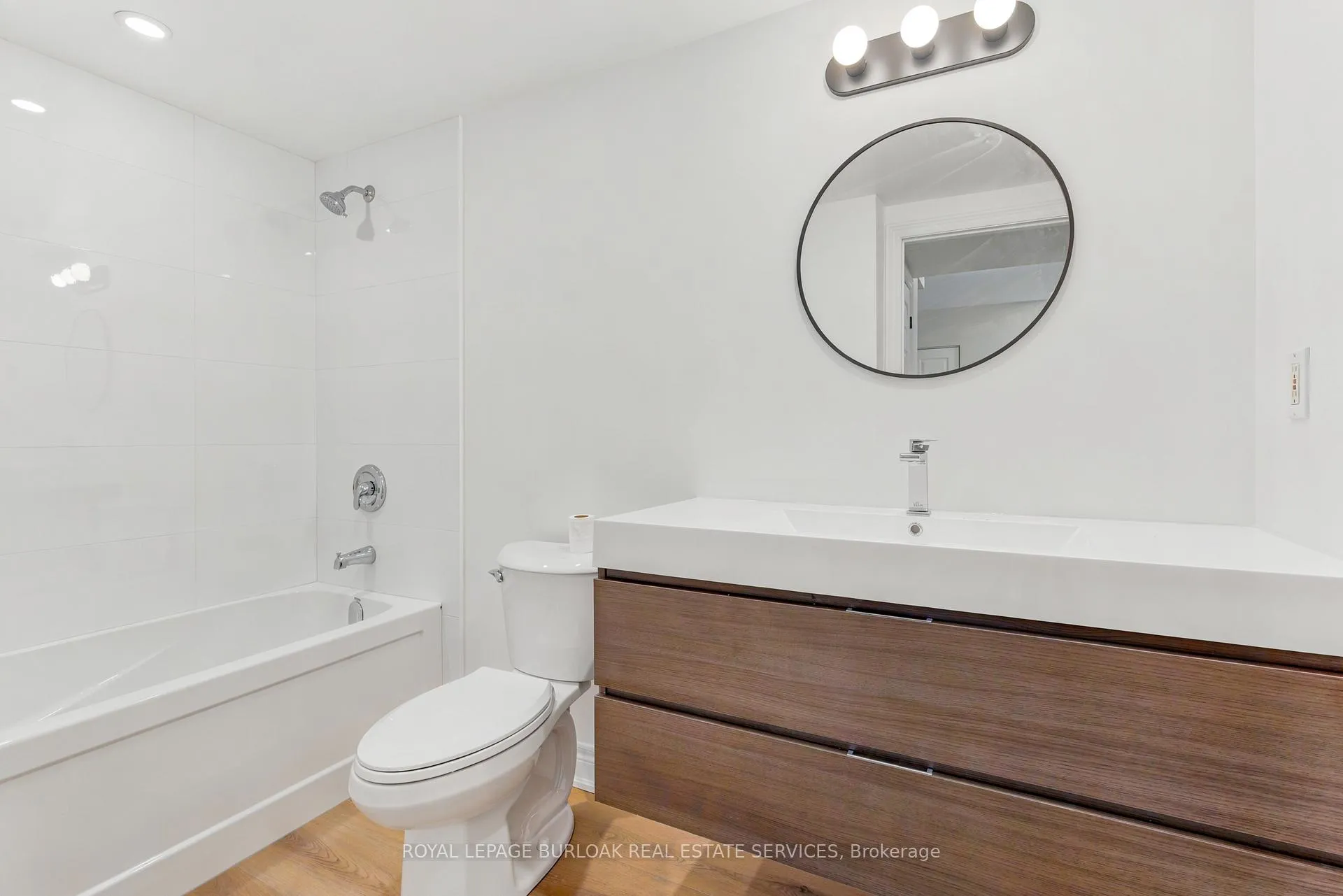 Photo 27 of 1553 Newlands Crescent, Burlington, Palmer — HOMEH