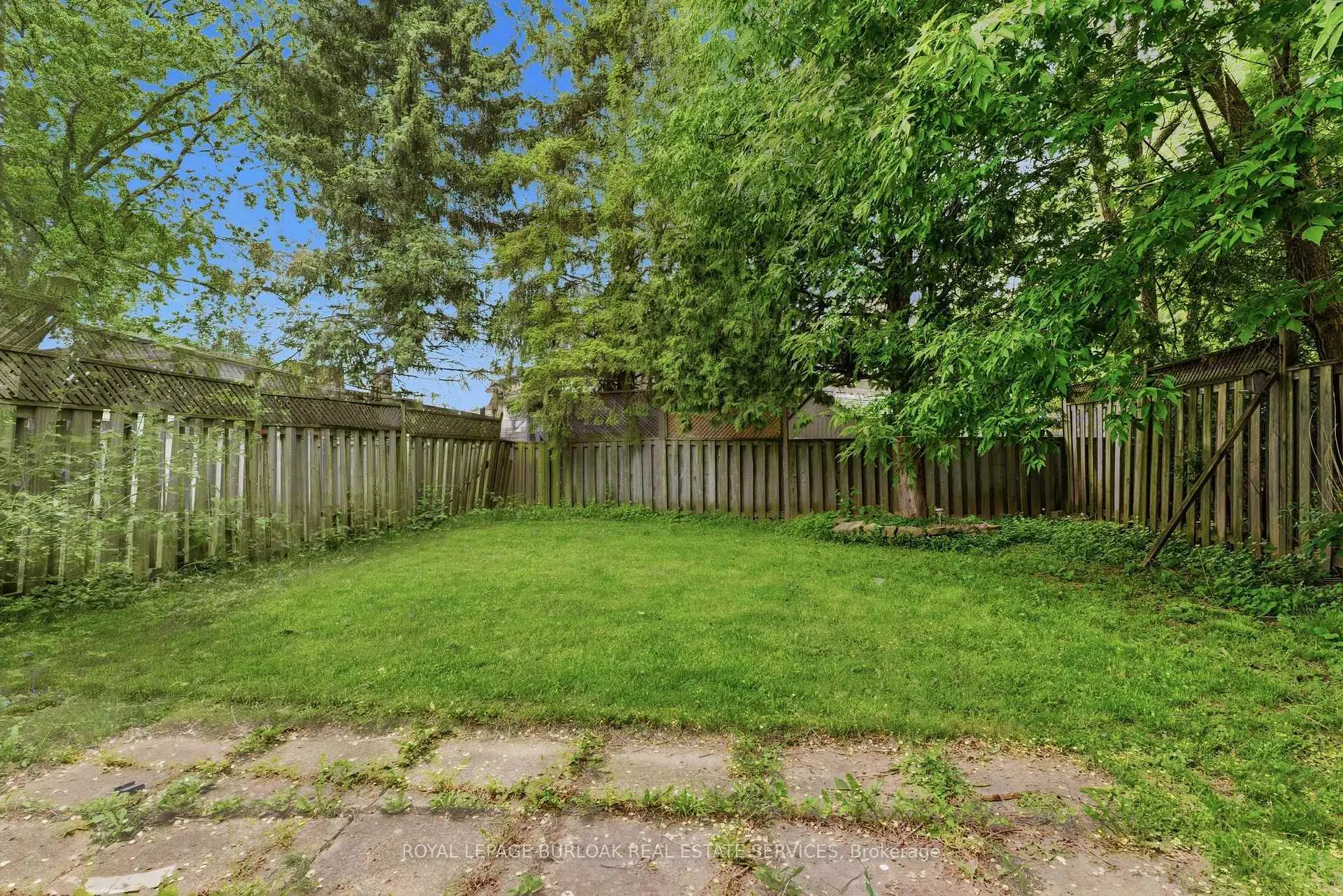 Photo 30 of 1553 Newlands Crescent, Burlington, Palmer — HOMEH