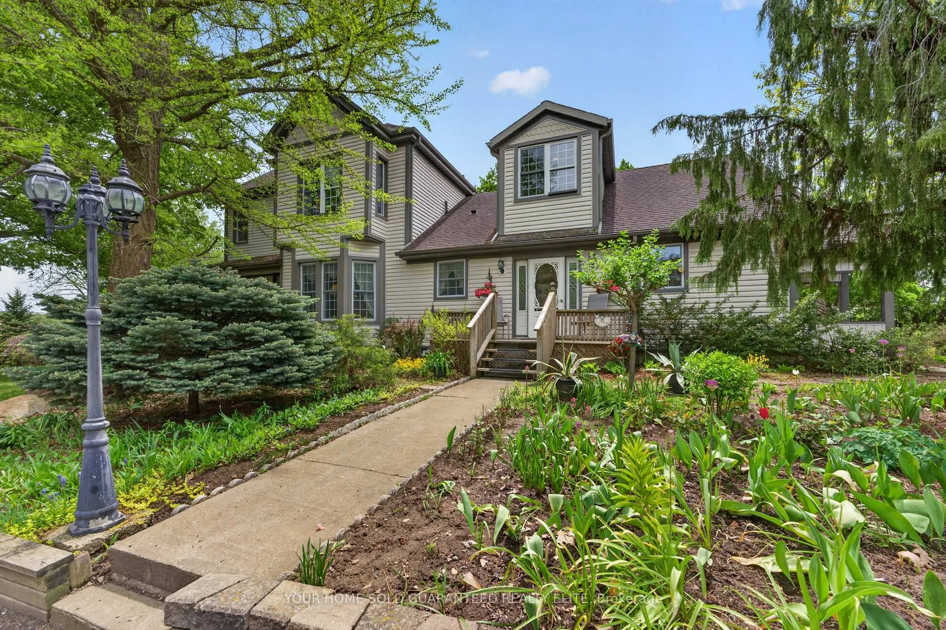 Photo 5 of 136 Mountain Street, Grimsby, Grimsby Escarpment — HOMEH